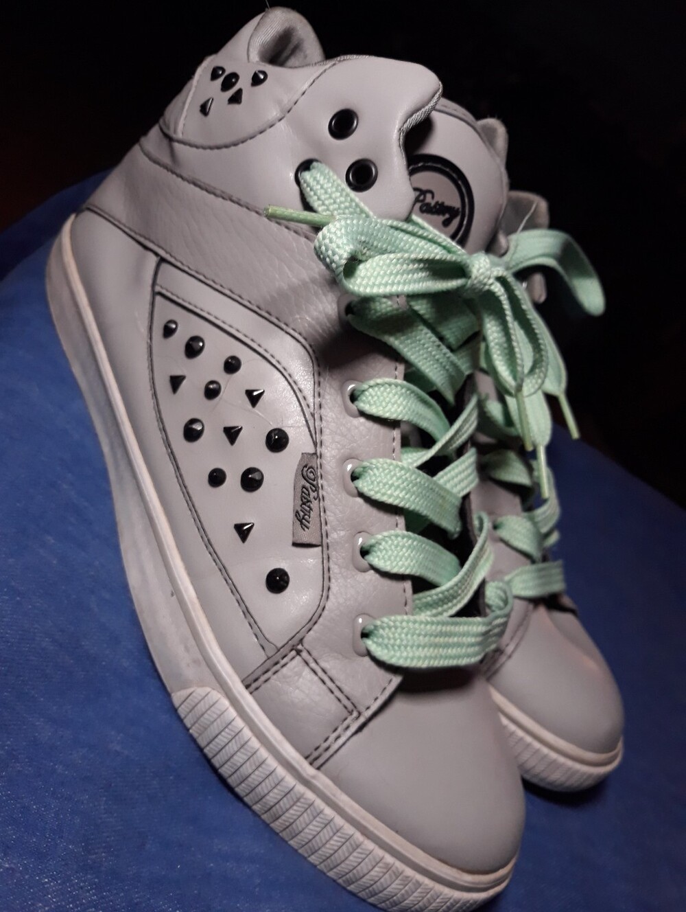 Pastry Sneakers sz 9